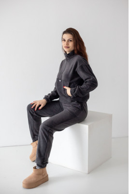 Костюм жіночий